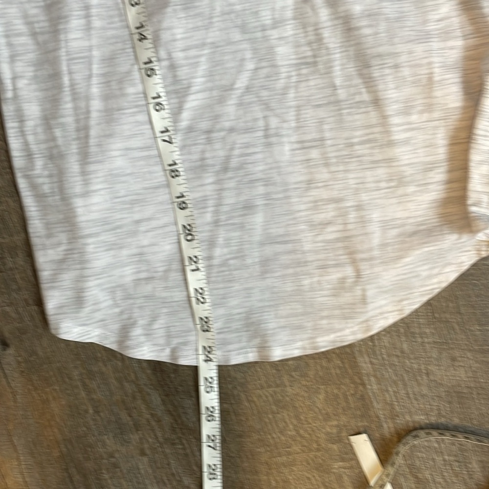 Lululemon Love Tank Pleated in Ice Gray color size 6-8 - Picture 14 of 15